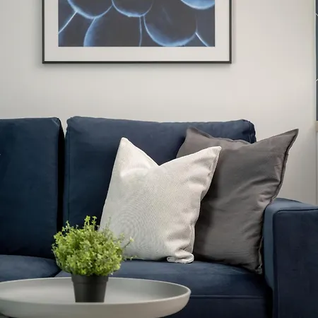 Eleganckie We Wroclawiu Z Parkingiem I Biurkiem Do Pracy Zdalnej By Renters Apartment