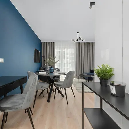 Eleganckie We Wroclawiu Z Parkingiem I Biurkiem Do Pracy Zdalnej By Renters Apartment Wroclaw