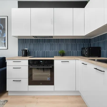 Apartment Eleganckie We Wroclawiu Z Parkingiem I Biurkiem Do Pracy Zdalnej By Renters Wroclaw