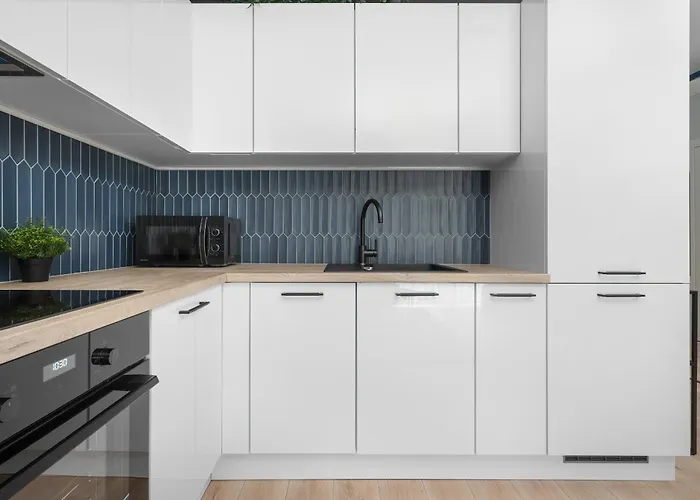 Eleganckie We Wroclawiu Z Parkingiem I Biurkiem Do Pracy Zdalnej By Renters فروتسواف