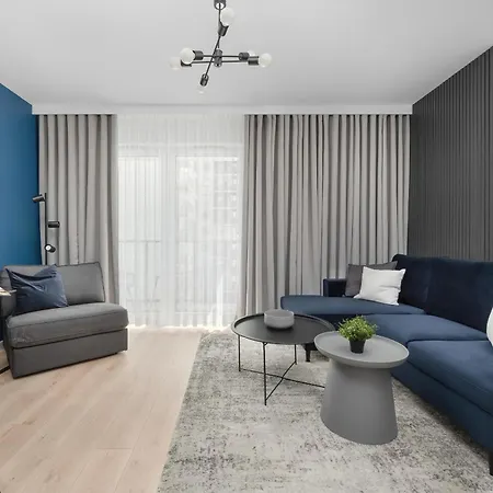 Eleganckie We Wroclawiu Z Parkingiem I Biurkiem Do Pracy Zdalnej By Renters Apartment Wroclaw